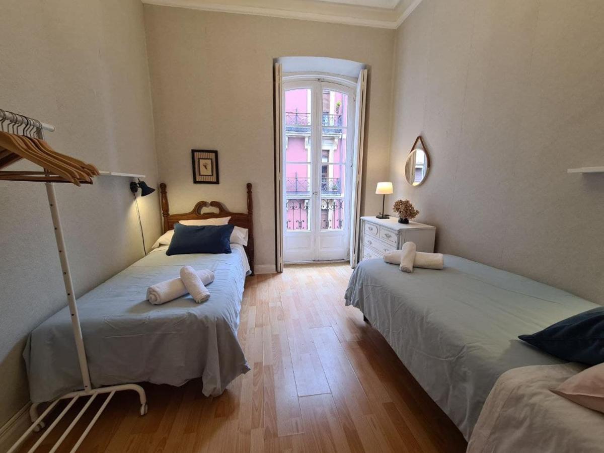 122A - Emblematica Vivienda En Playa San Lorenzo ヒホン エクステリア 写真