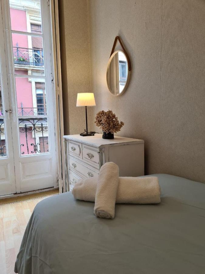122A - Emblematica Vivienda En Playa San Lorenzo ヒホン エクステリア 写真