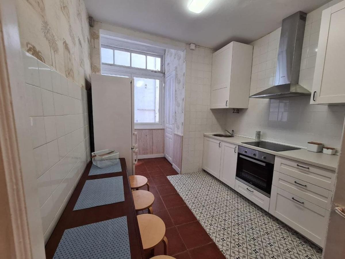 122A - Emblematica Vivienda En Playa San Lorenzo ヒホン エクステリア 写真